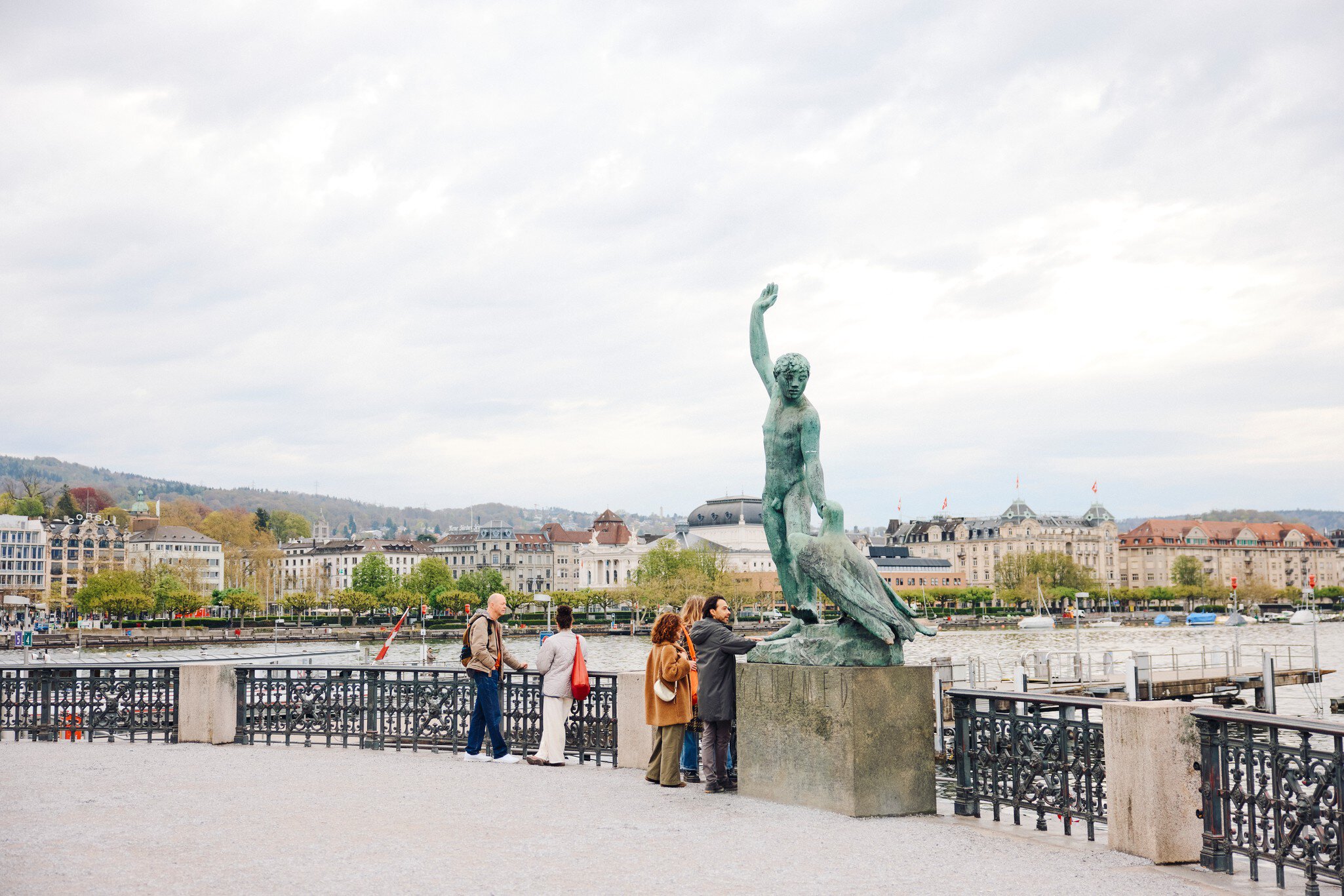Bürkliterrasse – Zurich's Front Row Seat by the Lake 
