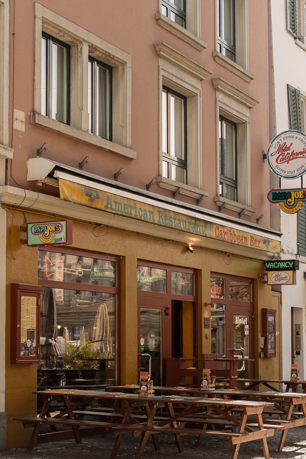 Papa Joe’s Restaurant & Bar