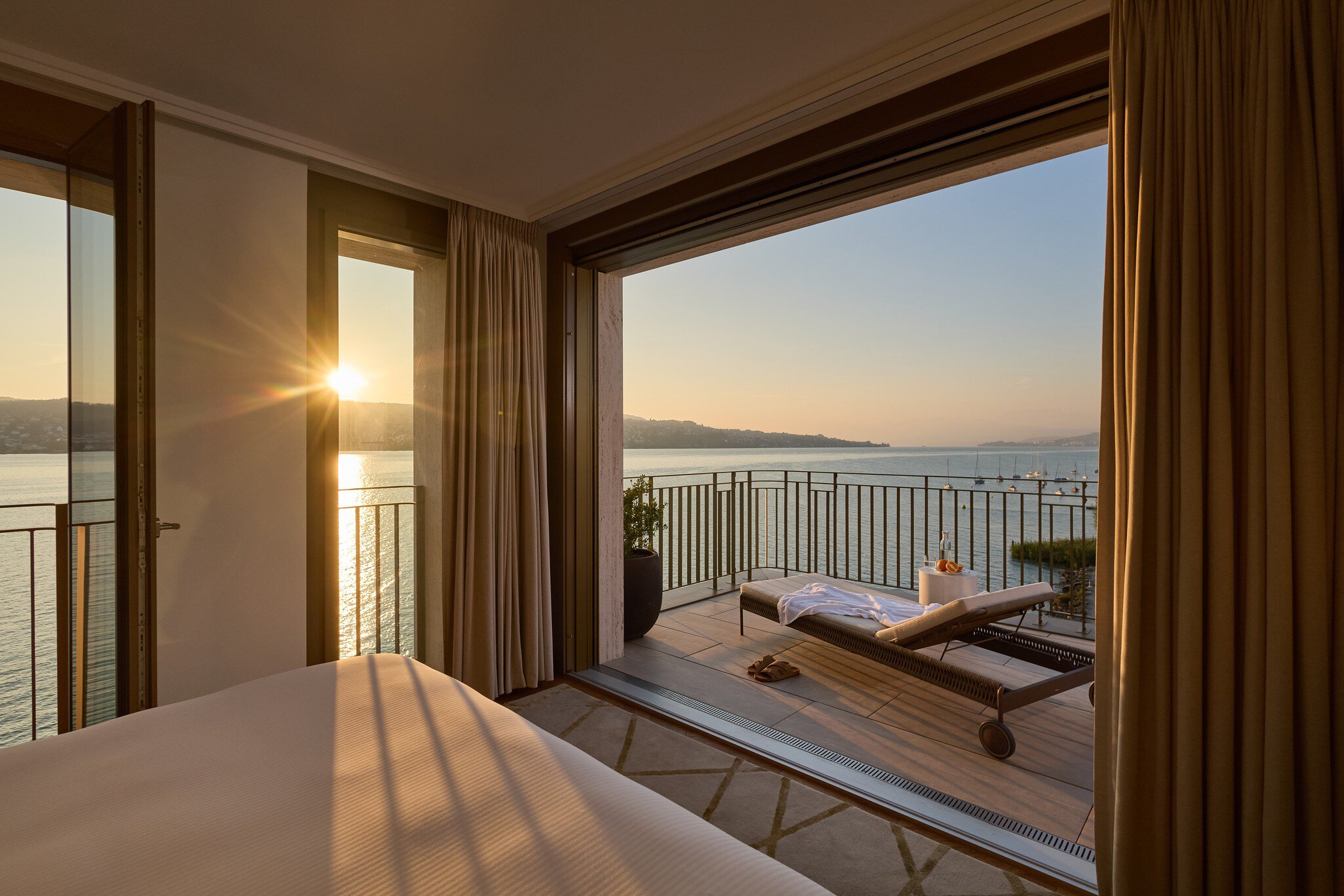 Alex – Lakefront Lifestyle Hotel & Suites