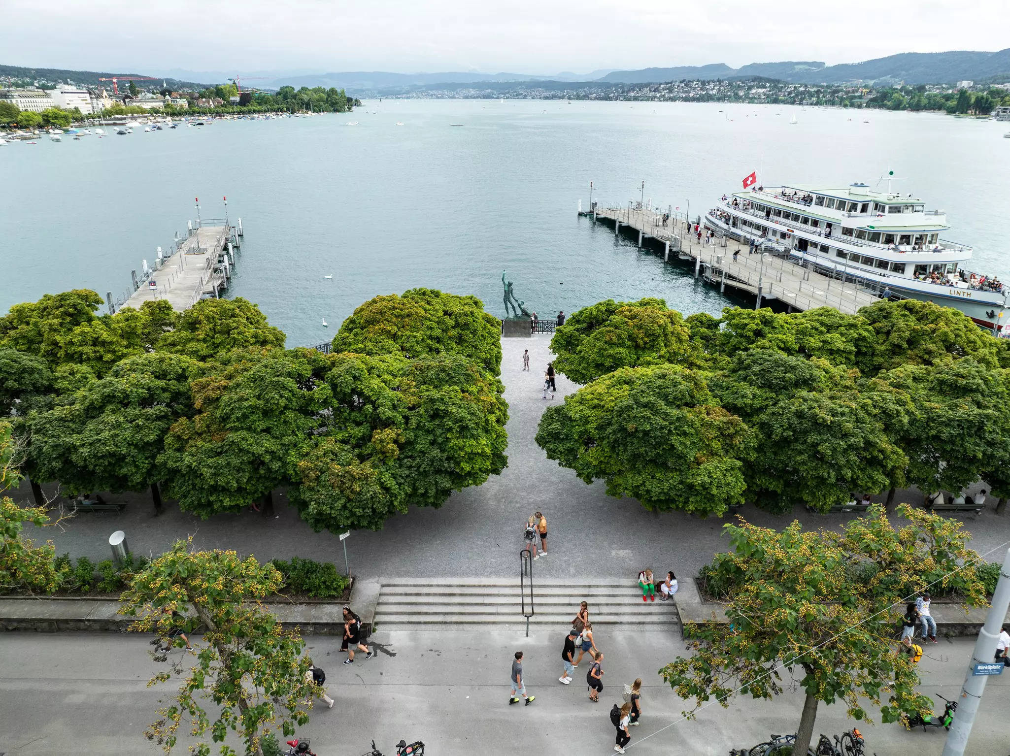 Bürkliterrasse – Zurich's Front Row Seat by the Lake | zuerich.com